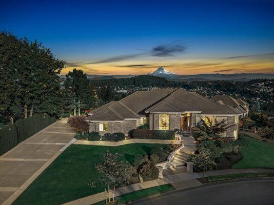 Home with view! 5 bd | 3 / 2 bath | 6806 sqft