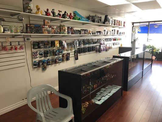 Champion Comics Toys & Collectibles