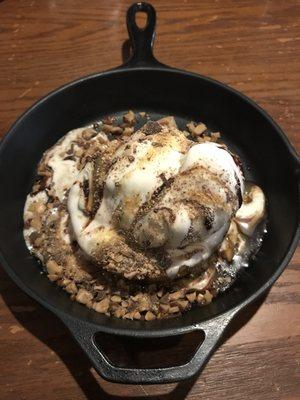 Amazing! Ooey gooey toffee cake