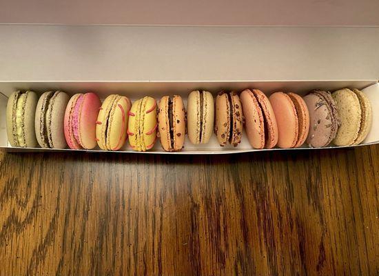 Custom pack of macarons.