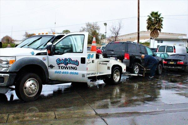 Light, Medium, and Heavy Duty Towing http://www.bobanddavestowing.com