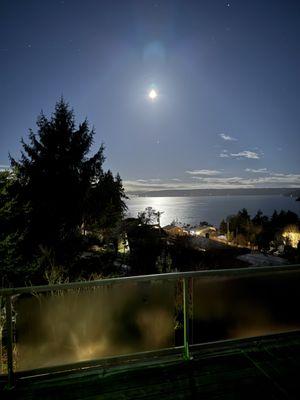 Setting moon over Puget Sound viewed from Dash Point looking WNW towards Vashon Island, Saturday January 11, 2025 at 04:03AM.