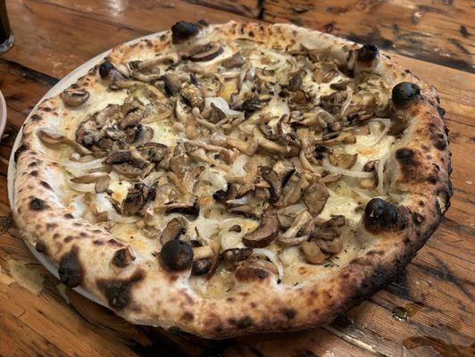 Fungi pizza