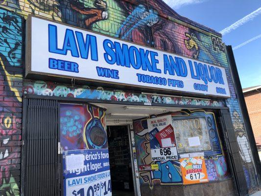 Lavi's Smoke Shop