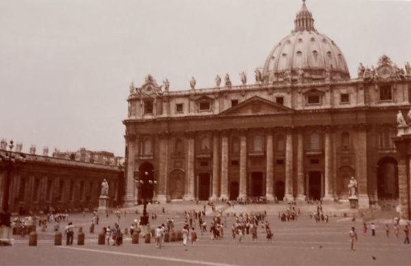 1977. Vatican City. A 3 city tour, by: TWA! London, Paris & Rome. NYC.