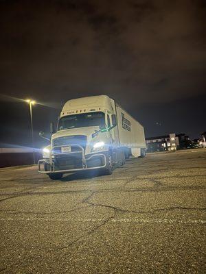 Chillin at a parking lot after making my delivery 21 hours early!