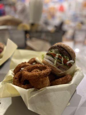 Single Hamburger with Onion Rings