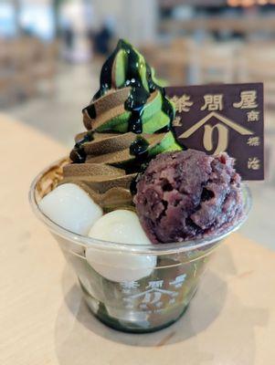 Matcha & Hojicha, red bean, mochi, matcha jelly. Yup!