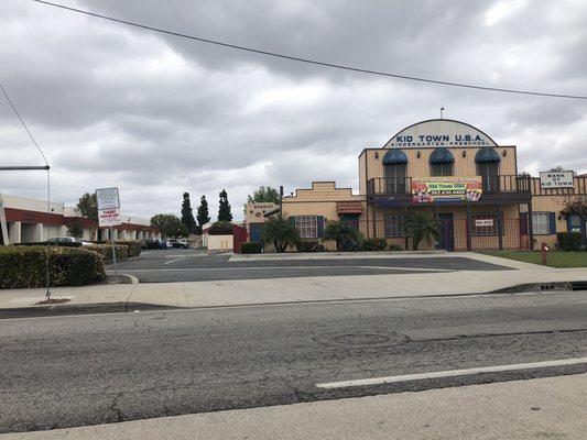 Midgley Gardenside Mortuary is actually located behind the Kid Town.