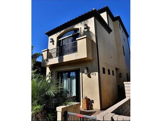 Just Sold, 219 11th st, Huntington Beach, CA 92648. Represented Buyer.