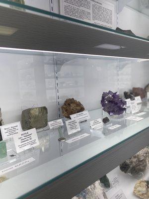 Rocks, minerals, geodes