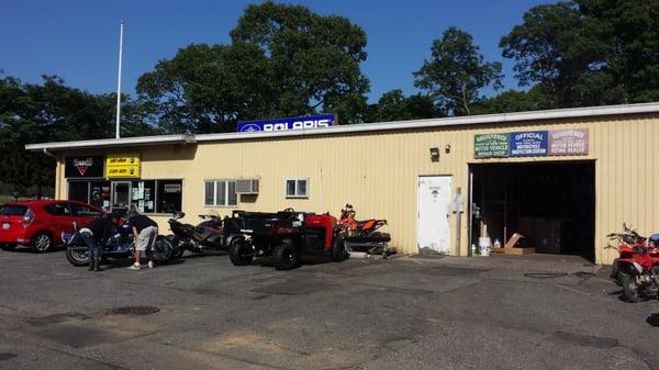 The outside front at Honda of Riverhead