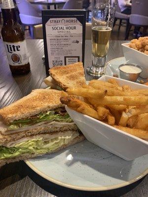 Turkey club, no tomato, crispy side of fries