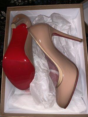 Rubber red bottoms to protect the paint from peeling  on new Louboutin's