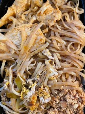 Pad Thai with chicken