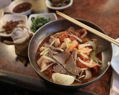 Cold noodle with beef and fish