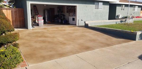 Driveway Concrete Staining