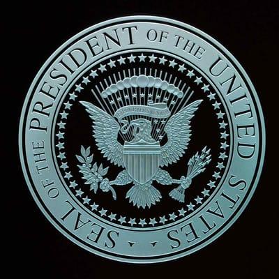 The U.S. Presidential Seal carved in Glass by Sans Soucie