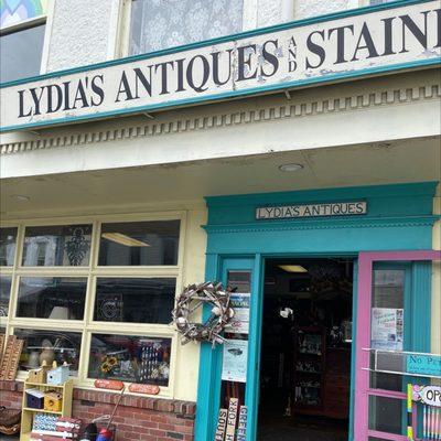 Lydia's Antiques & Stained Glass