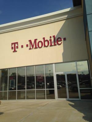 Brockton T-Mobile -- Westgate Mall : 200 Westgate Drive, Brockton               Storefront