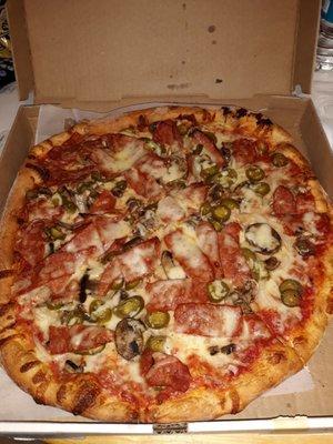 4-topping pizza: linguica, onions, jalapeños, mushrooms. Perfect!!!