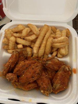 Hot lemon pepper wings (10 piece) with fries