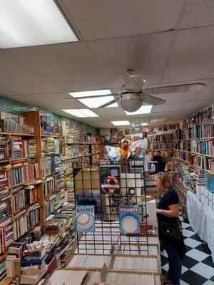 Awesome book store, lots to see here and pretty organized too!