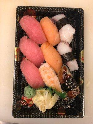 9 piece Nigiri Plate

Salmomn, tuna, ebbi, octopus, eel or your choice