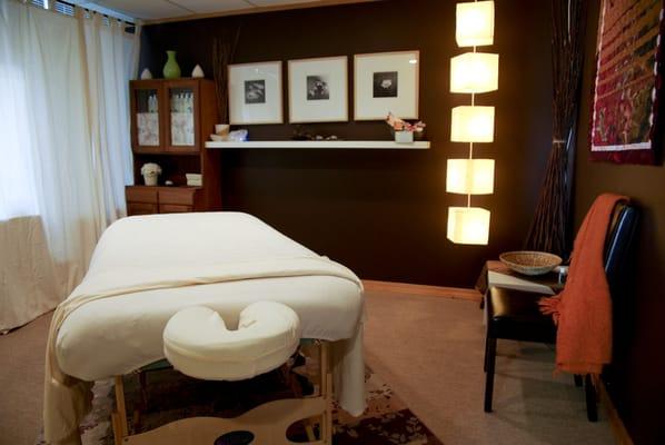 With deluxe amenities in each of our 5 rooms, your massage is certain to be comfortable.