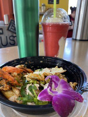 Loaded shrimp and grits and refreshing strawberry lemonade smoothie