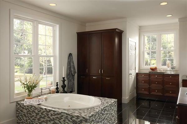 North Glass can help you create a bathroom with a bright, open feel from sunlight gleaming through beautiful windows.