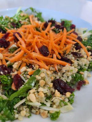 Kale salad with quinoa