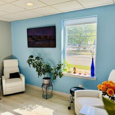 Patients love to relax in our Decompression Lounge with some ice and soothing Bossa Nova music