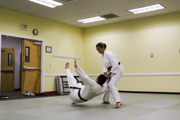 Elise completes kote gaeshi, a hand throw.