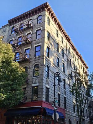 Facade of Friends apartment building