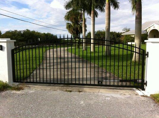 Aluminum double gate