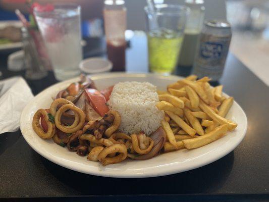 Saltado de mariscos