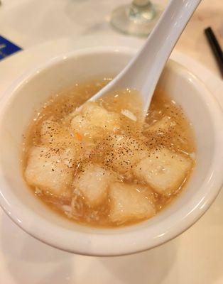 Fish Maw and Crab Meat Soup (Soup Bong CA Thit Cua)