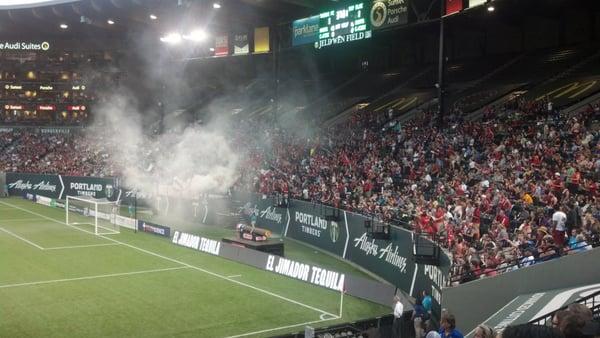 We finally get smoke for a Thorns score!