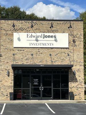 Edward Jones - Financial Advisor: Tara Yelton Buckley, AAMS™