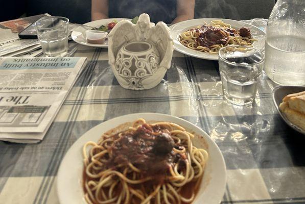 We got the spaghetti and some garlic bread