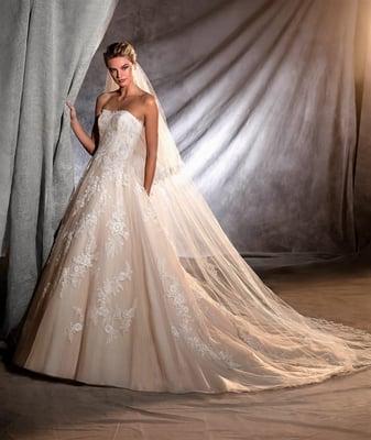 Pronovias