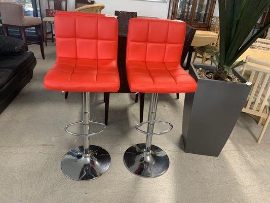 Adjustable bar stools