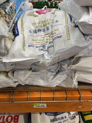 The spot where the rice is stacked with shelf tag below