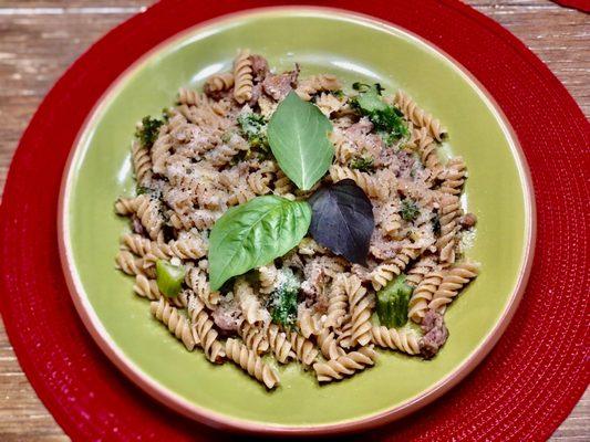 Durante's rotini prepared with Italian chicken sausage, sautéed broccolini and fresh basil.