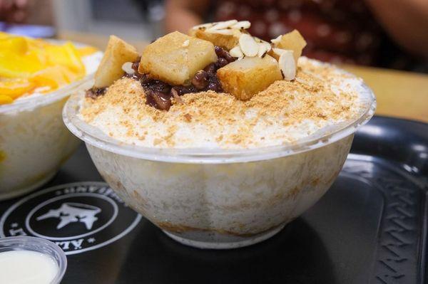 injeolmi bingsu (food insta: linheats)