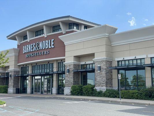 Barnes & Noble Booksellers