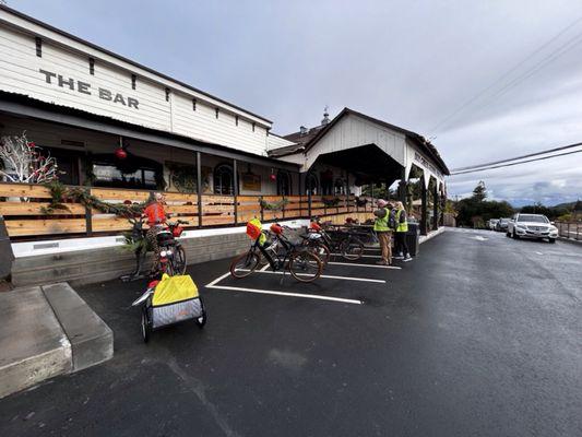 We stopped at a great country store and bought gourmet sandwiches for the next wine stop.