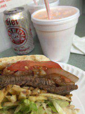 Pan con Bistec, Materva & batido de Mamey