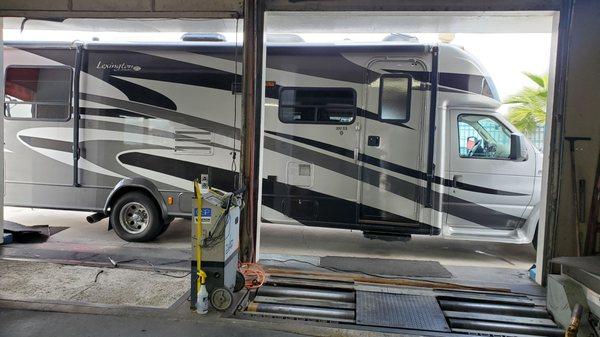 I smog any rv anysize by appointment only easy access to enter and exit